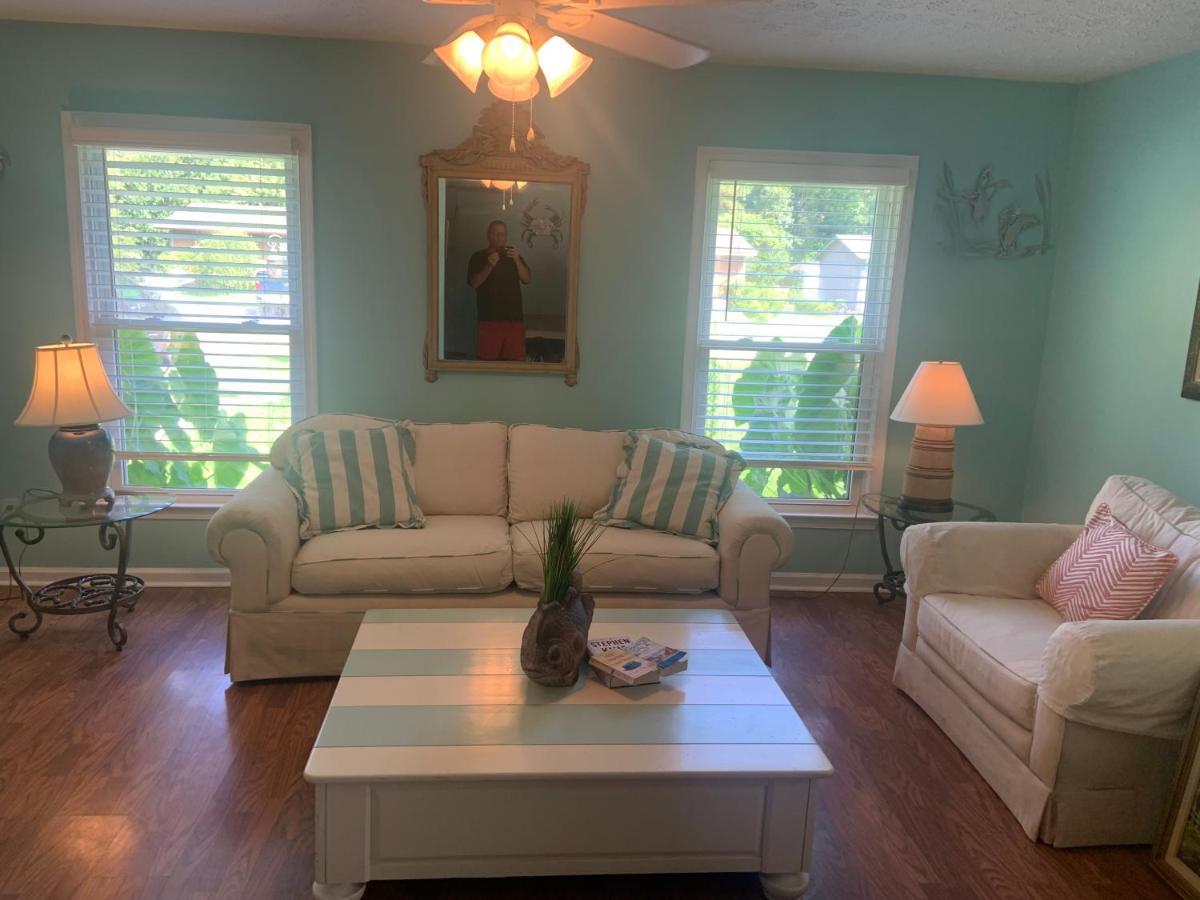 Cheerful Two Bedroom House 1.5 Miles From Beach. Myrtle Beach Kültér fotó