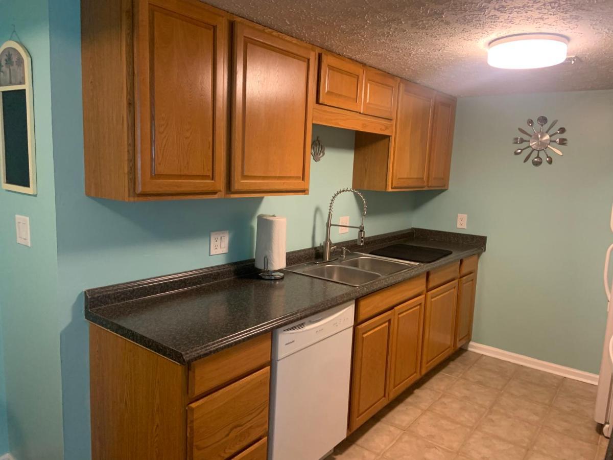 Cheerful Two Bedroom House 1.5 Miles From Beach. Myrtle Beach Kültér fotó